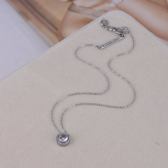 Michael Kors Round Metal Pendant Short Necklace - Picture 1 of 4